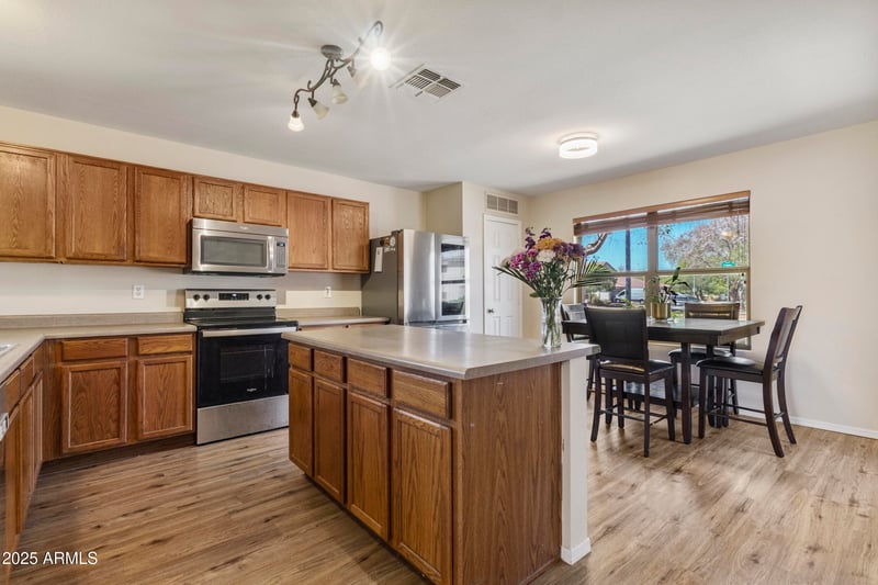 10923 Flower Ave, Mesa, AZ 85208