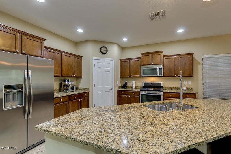 10927 E Starkey Ave, Mesa, AZ 85212