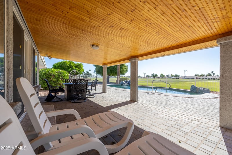 10927 White Mountain Rd, Sun City, AZ 85351