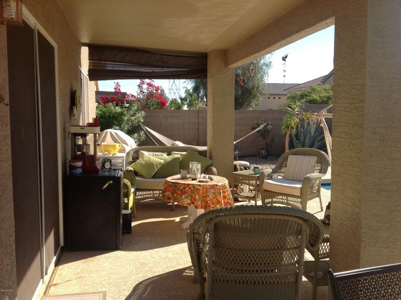 1093 E Lakeview Dr, San Tan Valley, AZ 85143