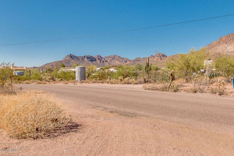 1093 W Canyon St, Apache Junction, AZ 85120