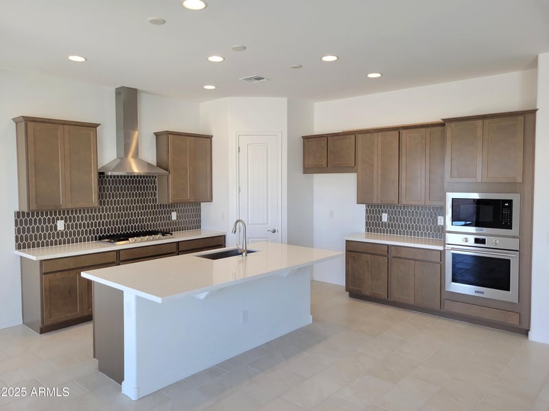 10935 164th Ct, Surprise, AZ 85388