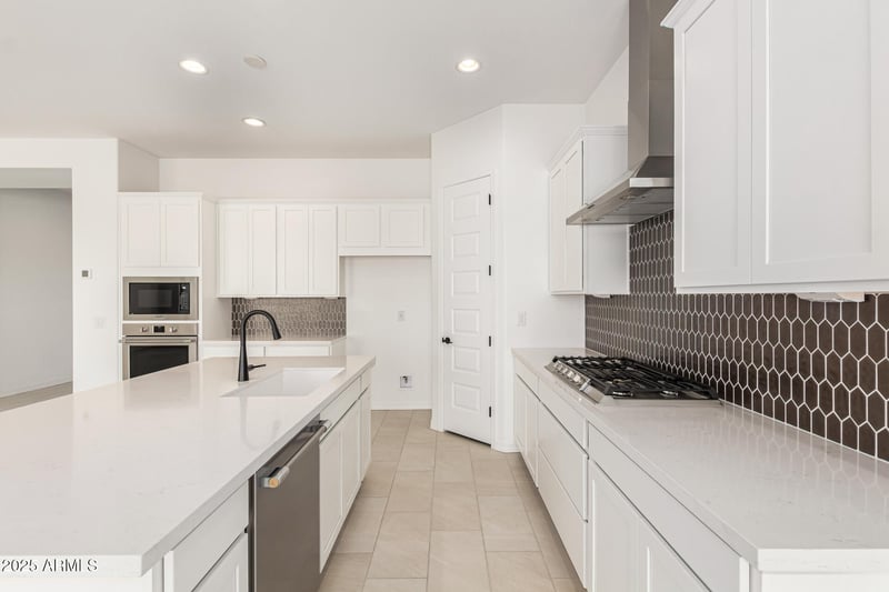 10935 164th Ct, Surprise, AZ 85388