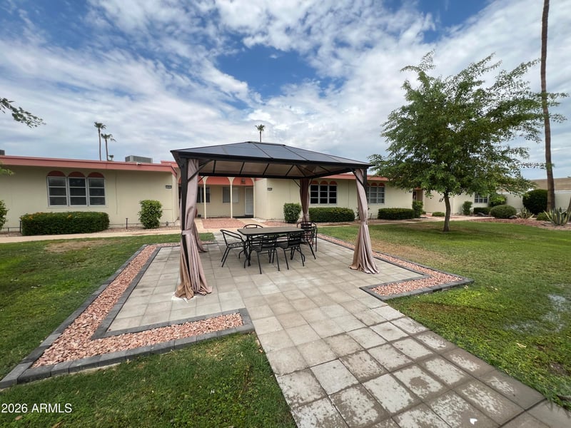 10936 Coggins Dr, Sun City, AZ 85351