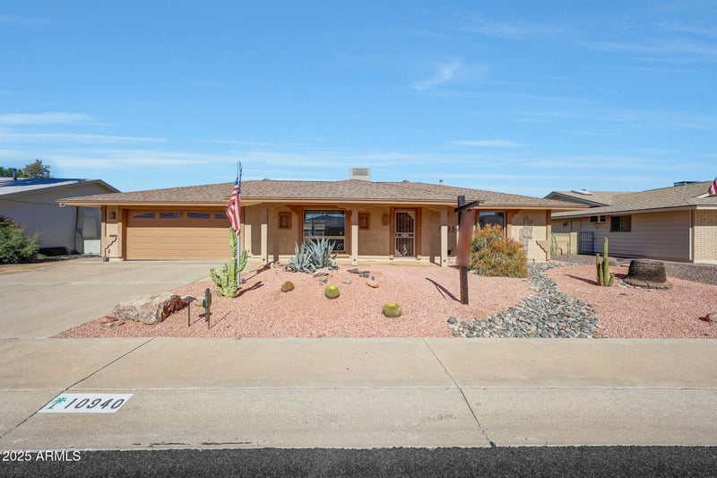 10940 White Mountain Rd, Sun City, AZ 85351