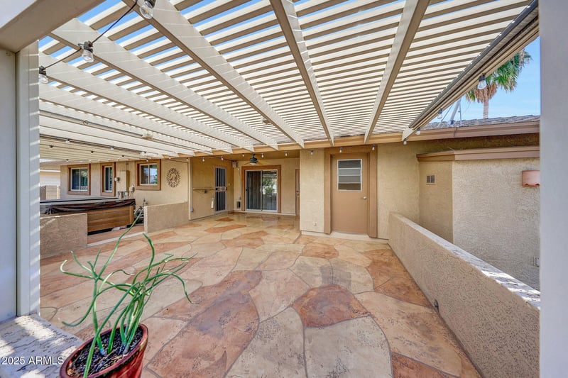 10940 White Mountain Rd, Sun City, AZ 85351