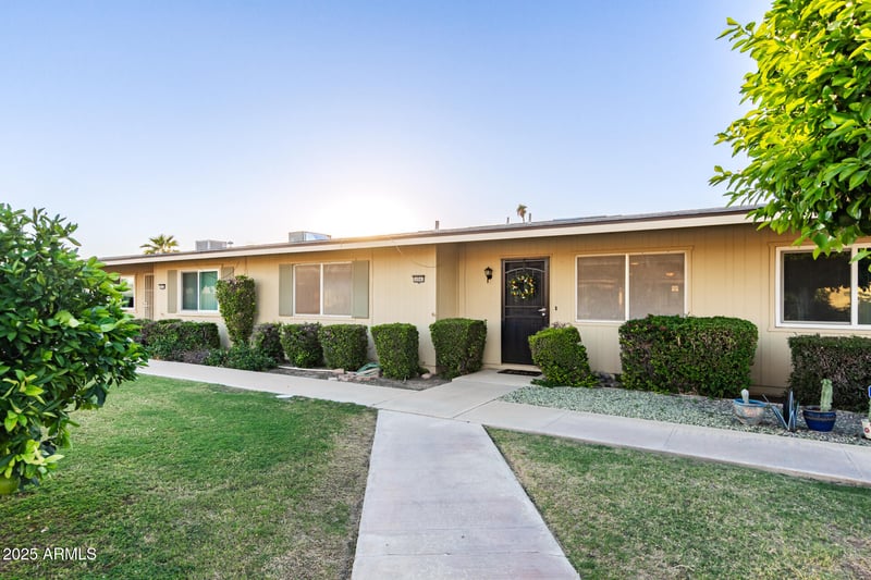10941 Santa Fe Dr, Sun City, AZ 85351