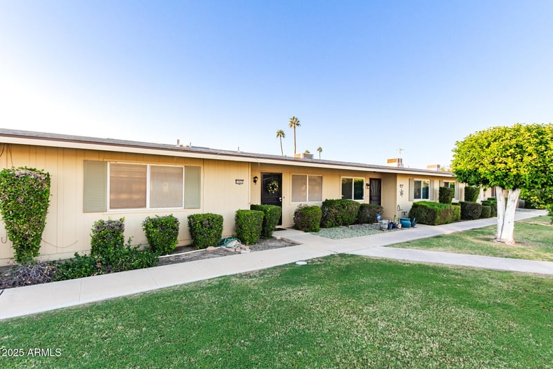 10941 Santa Fe Dr, Sun City, AZ 85351