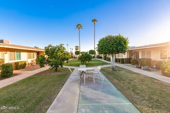 10941 Santa Fe Dr, Sun City, AZ 85351
