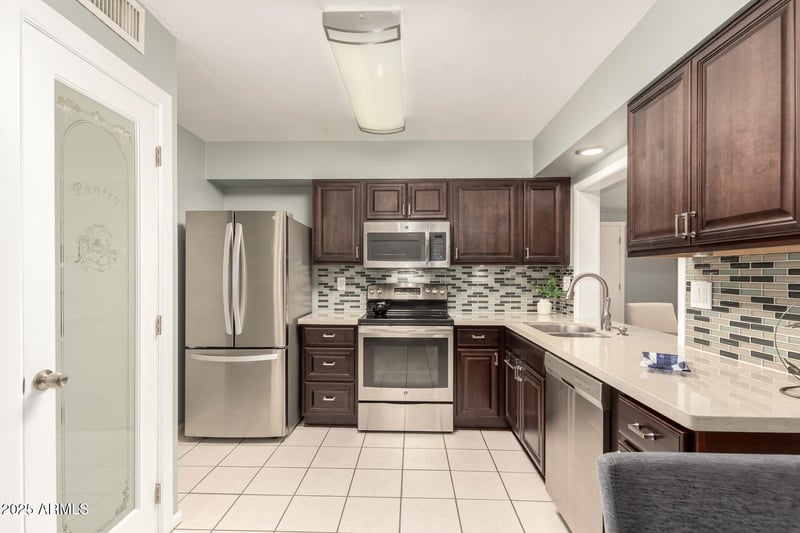 10941 Santa Fe Dr, Sun City, AZ 85351