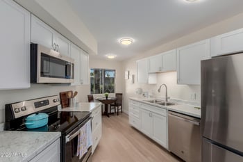 10943 Coggins Dr, Sun, AZ 85351