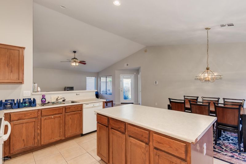 10944 E Catalina Ave, Mesa, AZ 85208