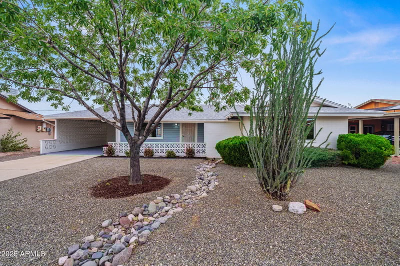 10947 Canterbury Dr, Sun City, AZ 85351