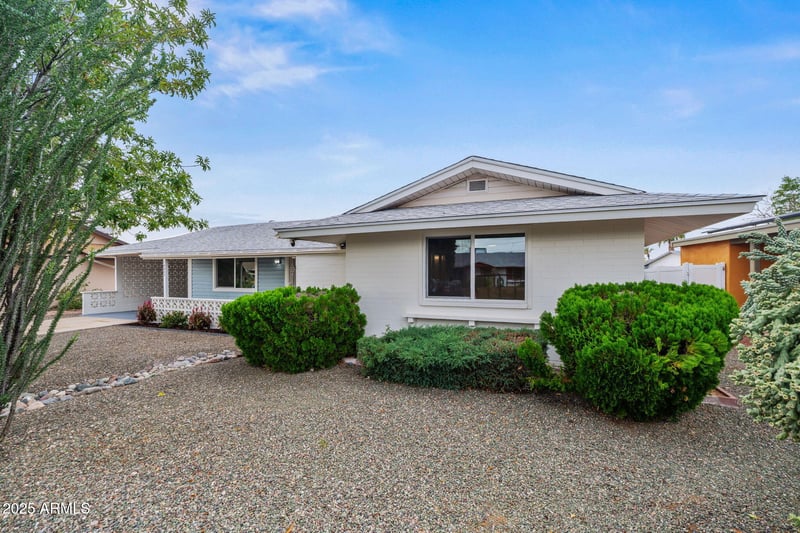 10947 Canterbury Dr, Sun City, AZ 85351