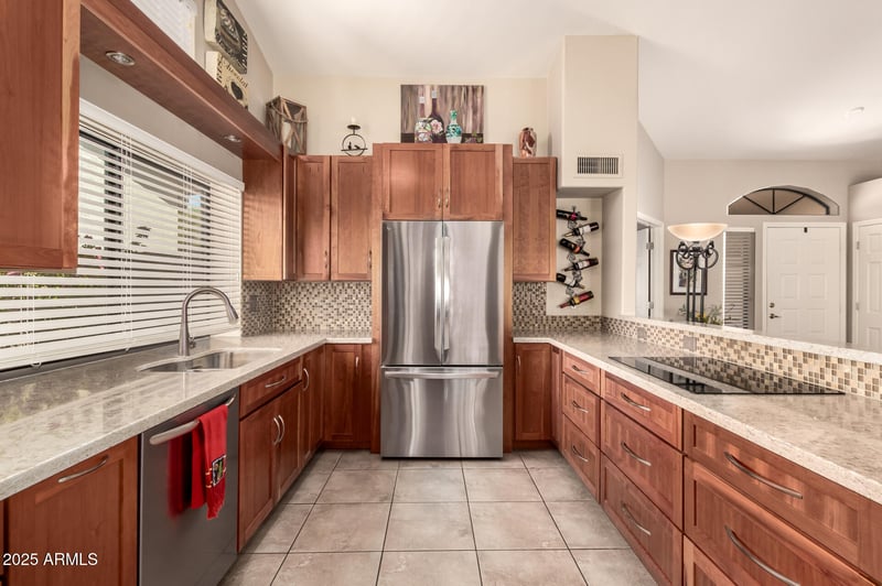 10952 Tonopah Dr, Peoria, AZ 85373
