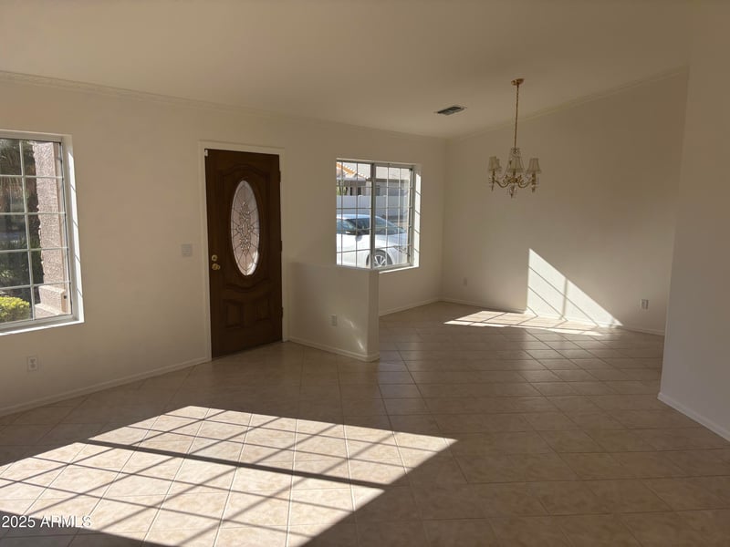 10956 Cimarron Dr, Sun City, AZ 85373