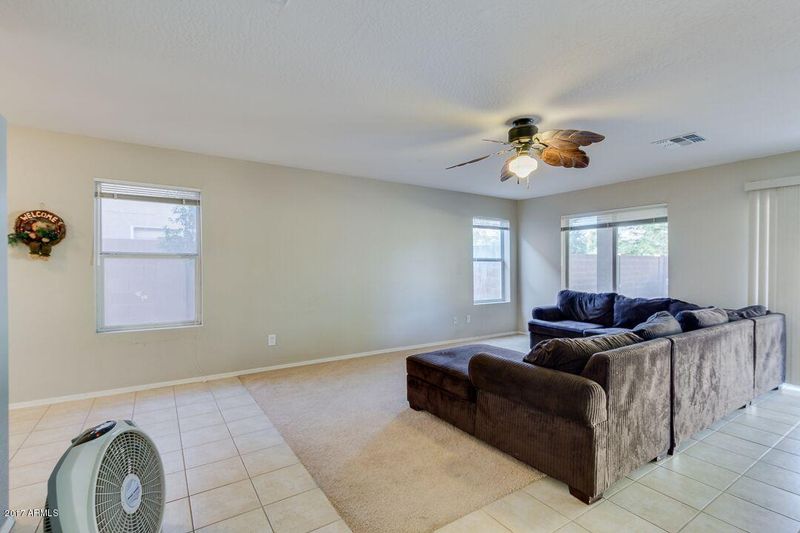 1096 E Rolls Rd, San Tan Valley, AZ 85143