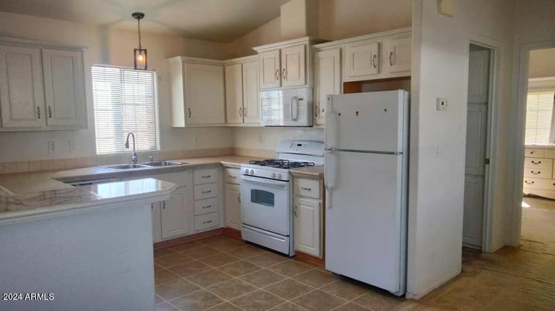 10960 N 67th Ave #10, Glendale, AZ 85304