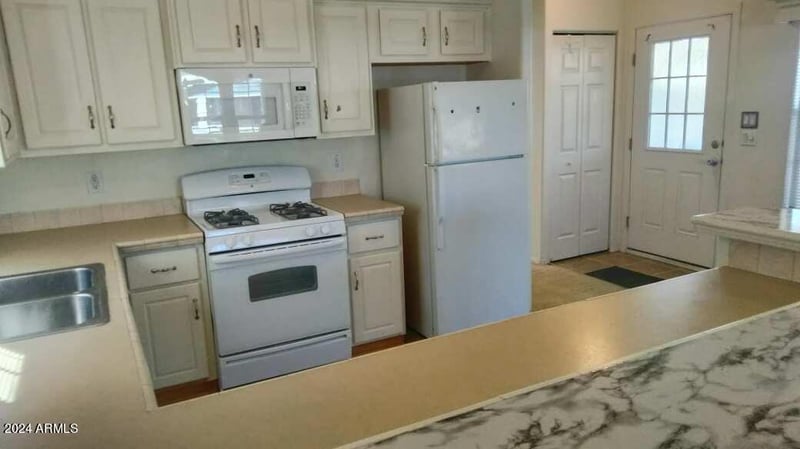 10960 N 67th Ave #10, Glendale, AZ 85304