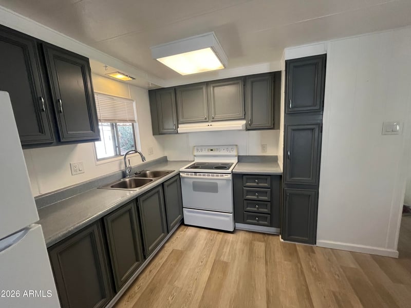 10960 N 67th Ave #233, Glendale, AZ 85304