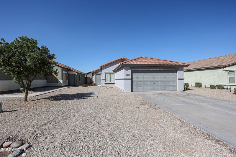 1098 Nardini St, San Tan Valley, AZ 85140
