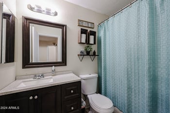 1098 Nardini St, San Tan Valley, AZ 85140