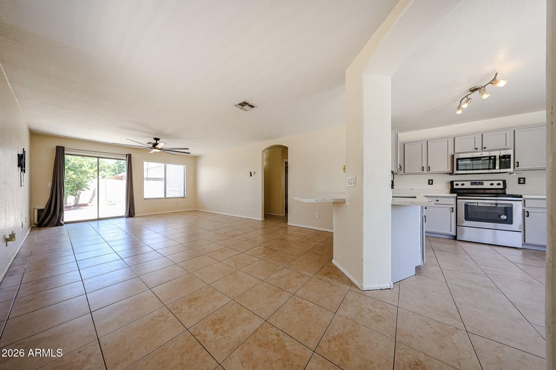 1098 Nardini St, San Tan Valley, AZ 85140