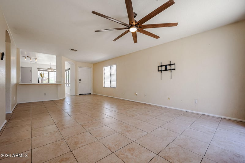 1098 E Nardini St, San Tan Valley, AZ 85140
