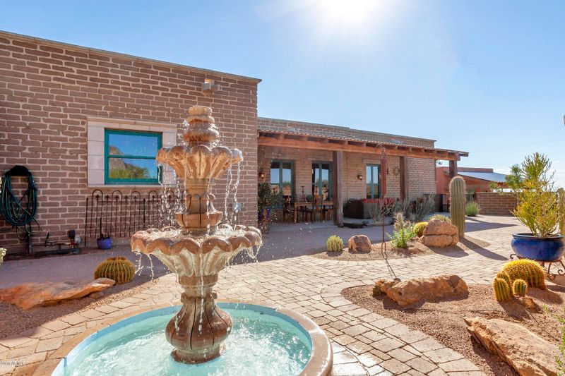 1098 S Barkley Rd, Apache Junction, AZ 85119