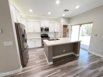 1099 Sourwood Dr, Gilbert, AZ 85298