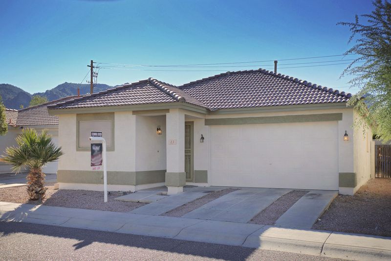 11 W Hayduk Rd, Phoenix, AZ 85041