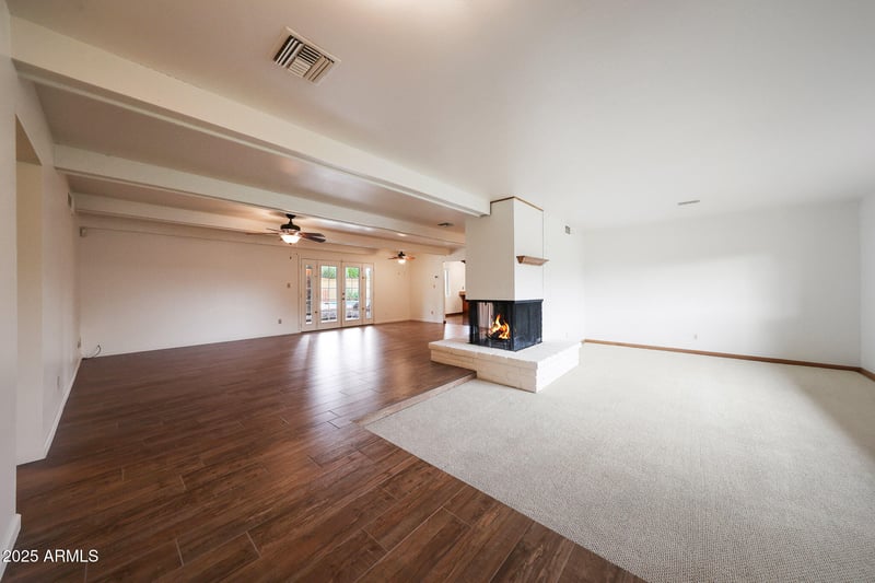 110 Las Palmaritas Dr, Phoenix, AZ 85021