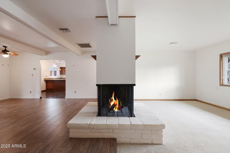 110 Las Palmaritas Dr, Phoenix, AZ 85021