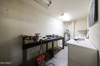 110 Las Palmaritas Dr, Phoenix, AZ 85021