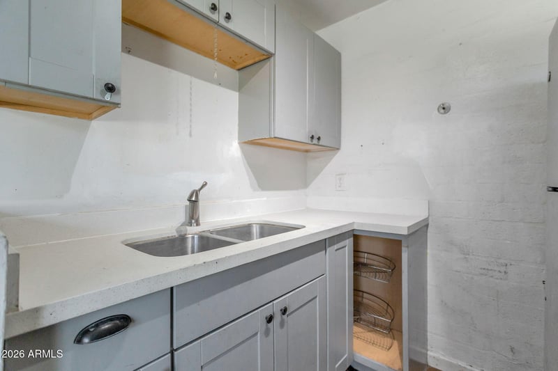 110 33rd Ave, Phoenix, AZ 85009