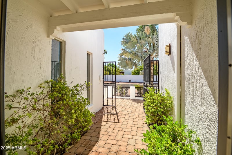 110 Piping Rock Rd, Phoenix, AZ 85022