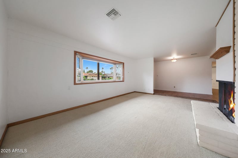 110 W Las Palmaritas Dr, Phoenix, AZ 85021