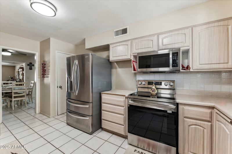 11002 Deanne Dr, Sun City, AZ 85351
