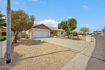 11002 114th Dr, Youngtown, AZ 85363