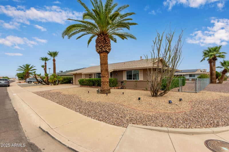 11002 Salem Dr, Sun City, AZ 85351