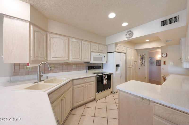 11006 Acacia Dr, Sun City, AZ 85373