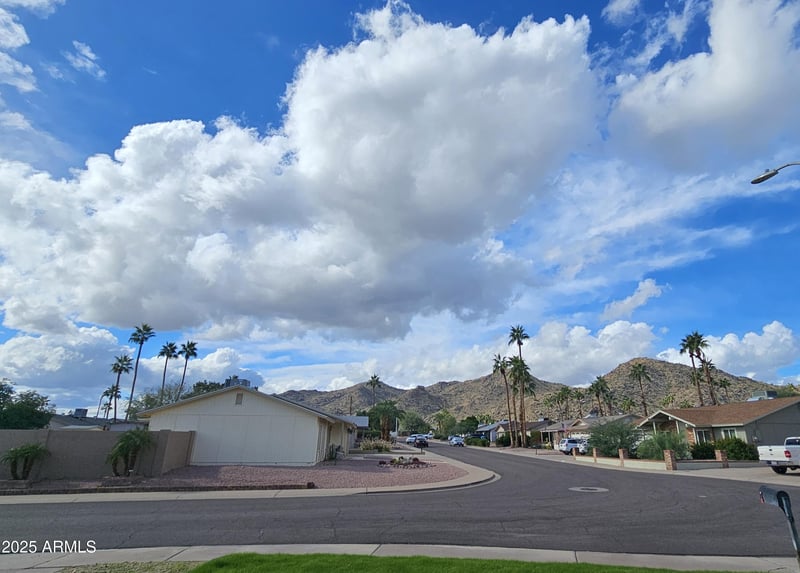 11009 Oke St, Phoenix, AZ 85044