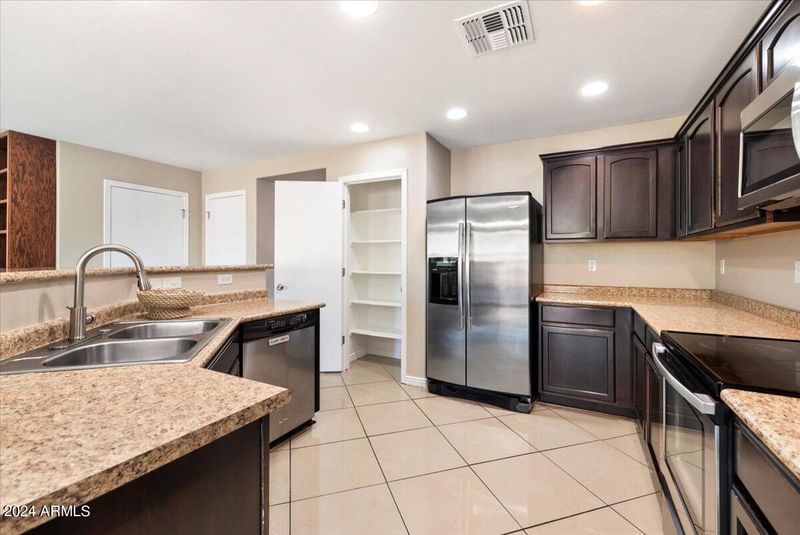 11009 W Elm St, Phoenix, AZ 85037