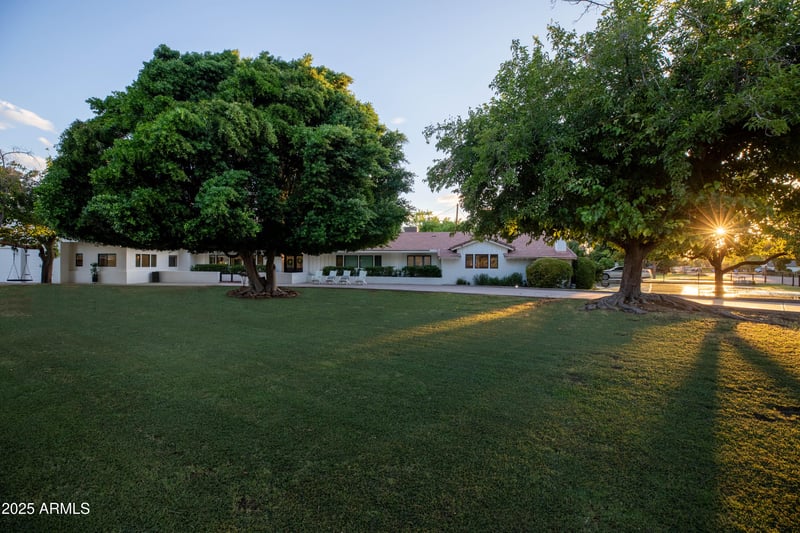 1101 Royal Palm Rd, Phoenix, AZ 85021