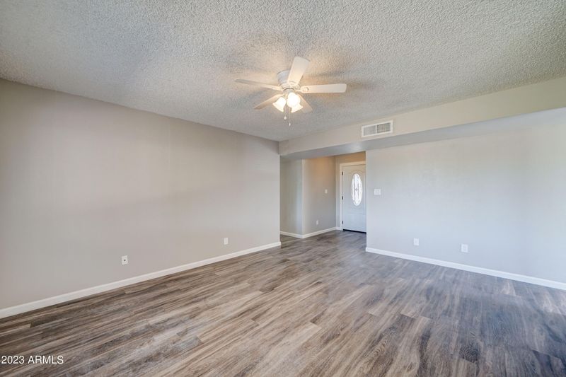 11010 N 66th Dr, Glendale, AZ 85304