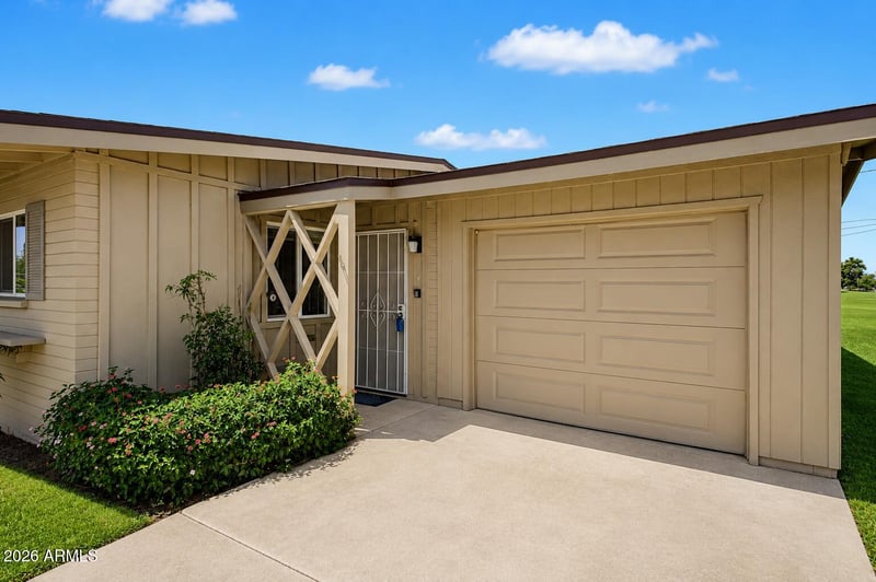 11016 Coggins Dr, Sun City, AZ 85351