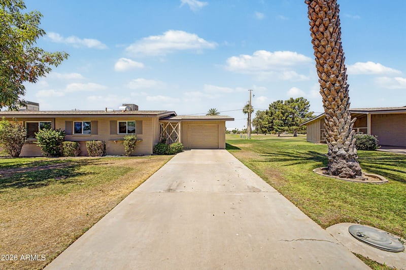 11016 Coggins Dr, Sun City, AZ 85351