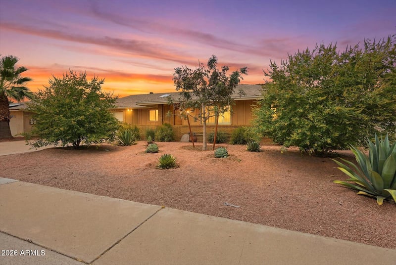 11016 Meade Dr, Sun City, AZ 85351