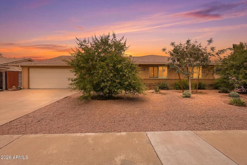 11016 Meade Dr, Sun City, AZ 85351