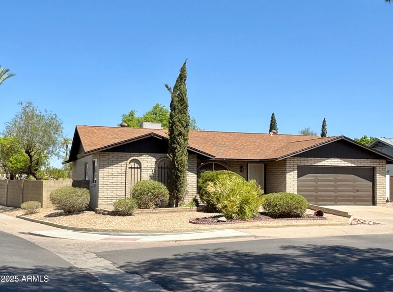1102 Grandview Rd, Phoenix, AZ 85022